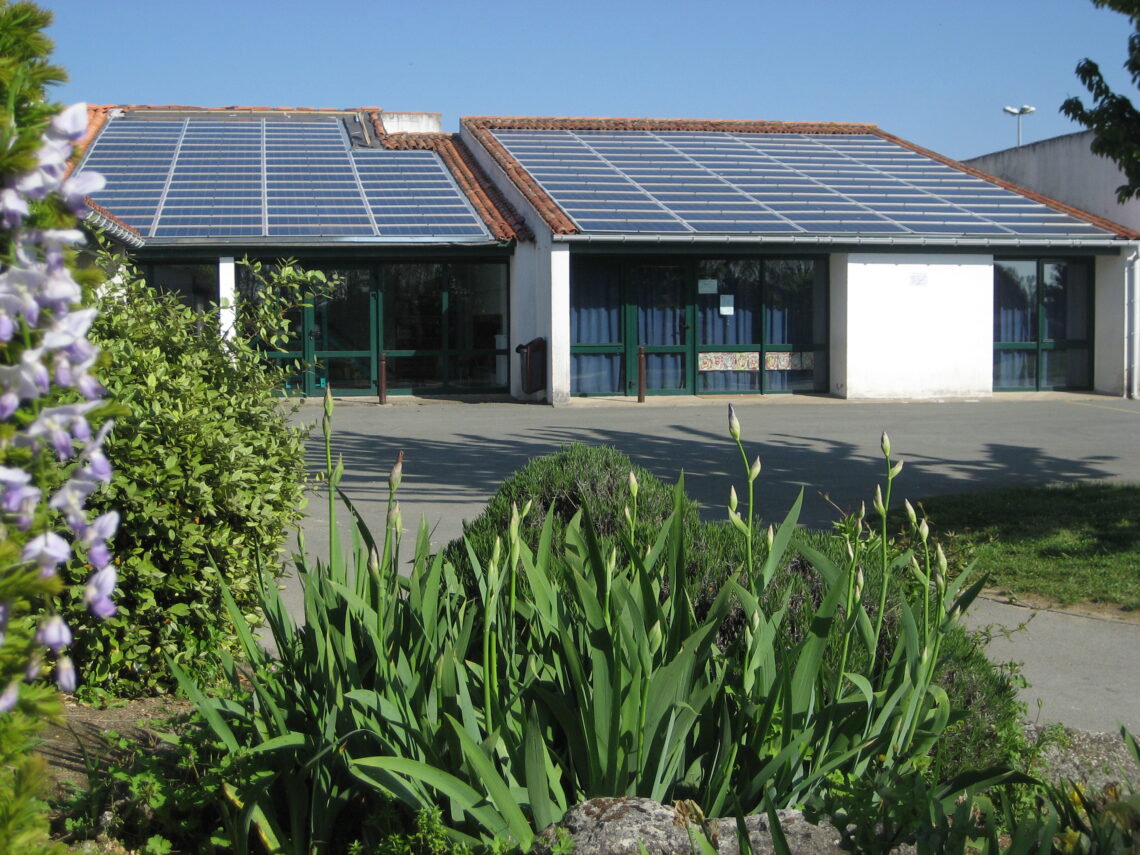 Centrale solaire dans la ville de Périgny