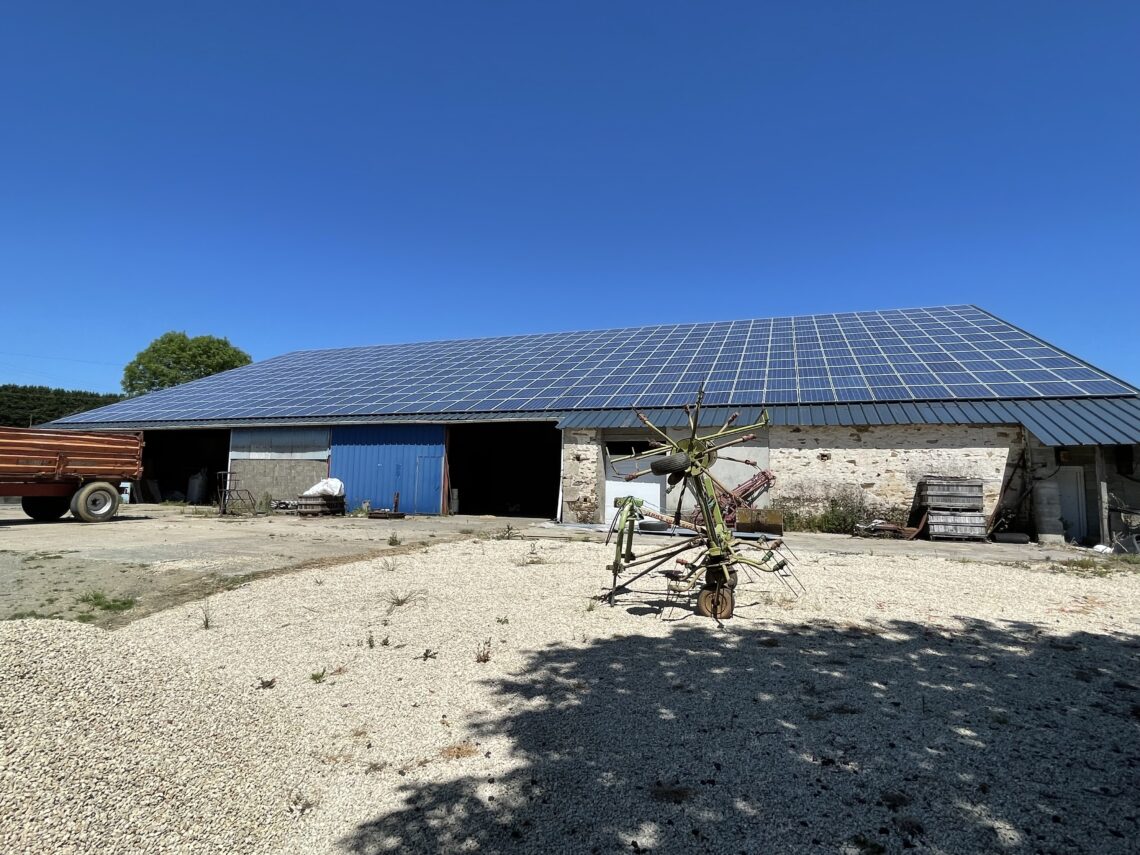 Centrale solaire dans la ville de ALLONNE